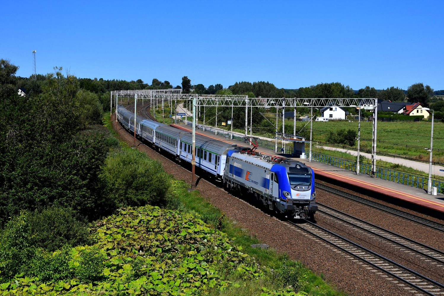 EU160-048